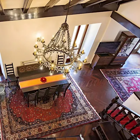 Elegant Large House F1f2