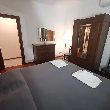 Elegant Large House F1f2 Ferienhaus Gravedona