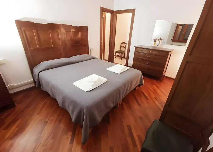 Elegant Large House F1f2 Nyaraló