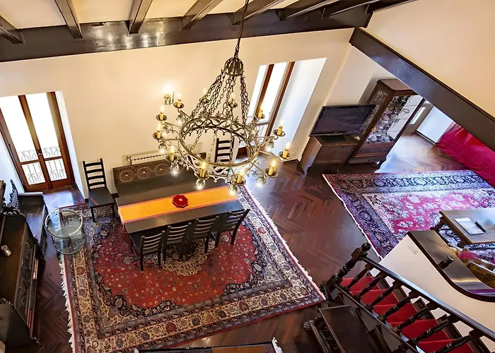 Elegant Large House F1f2